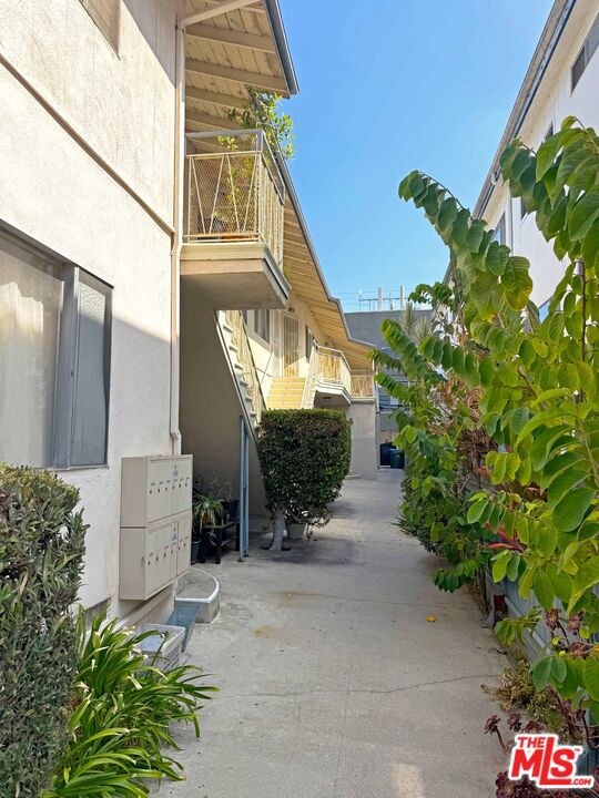 3726 Mentone Avenue photo 4