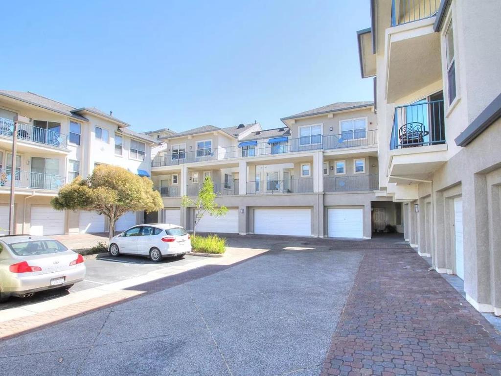 500 Baltic Circle #526