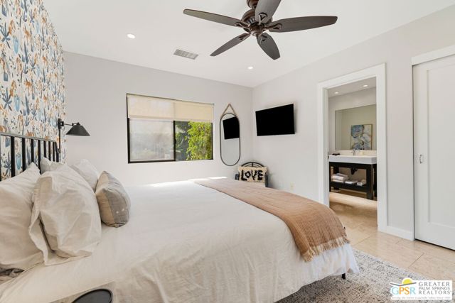 290 W Lilliana Drive, Palm Springs CA: https://media.crmls.org/mediaz/6511ca14-8ee8-4943-b7f0-6f020d9fab66.jpg