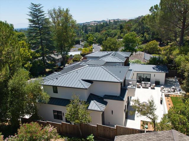 1025 Continental Drive, Menlo Park CA: https://media.crmls.org/mediaz/6511f4c6-6a37-49c0-9604-ed26312aa6d7.jpg