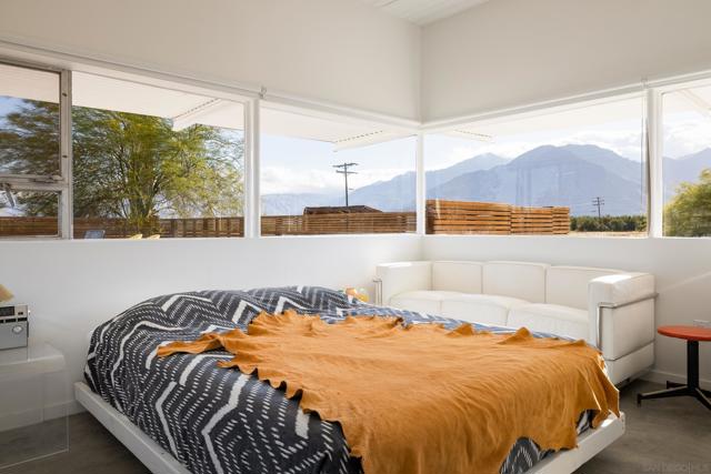 811 Di Giorgio Road, Borrego Springs CA: https://media.crmls.org/mediaz/65128304-f295-4e5f-8ad7-c96d05e9d85e.jpg
