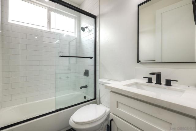 962 Florence St, Imperial Beach CA: https://media.crmls.org/mediaz/6512c51a-a1c6-42a8-ac88-2a82aee2c60b.jpg