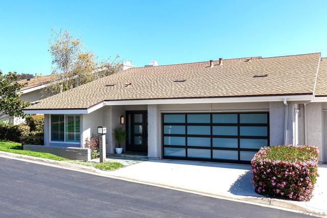 2071 Caminito Circulo Norte, La Jolla CA: https://media.crmls.org/mediaz/651373e9-39a7-456e-880b-c252ac416c58.jpg