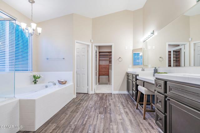 535 Winncastle Street, Simi Valley CA: https://media.crmls.org/mediaz/6513f359-d523-4987-b42d-1960c682a64c.jpg