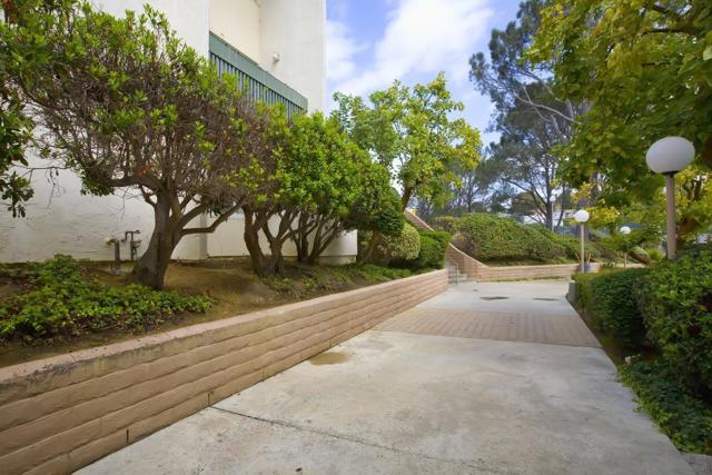 4060 Huerfano Ave, San Diego CA: https://media.crmls.org/mediaz/651400d6-8643-4e88-a472-2ffb4395586c.jpg