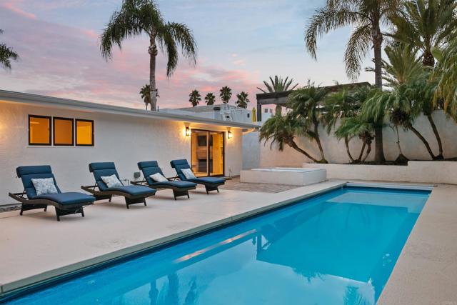 5918 Germaine Lane, La Jolla CA: https://media.crmls.org/mediaz/6514114f-b35b-4747-90f6-ffe4f04bc454.jpg