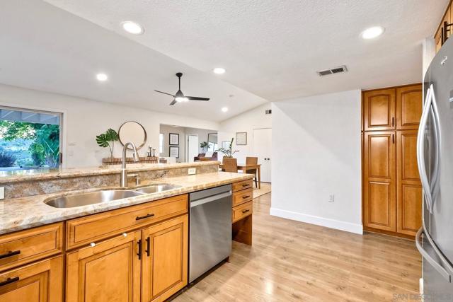 7219 Mimosa Dr, Carlsbad CA: https://media.crmls.org/mediaz/65156f6c-2ad1-4ef9-ba35-86c733a6666e.jpg