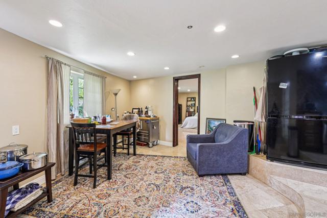 15035 Orchard View Dr, Poway CA: https://media.crmls.org/mediaz/651657ea-6925-49a3-9fcf-bde3362fc98a.jpg