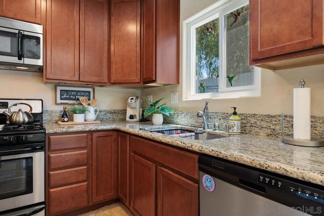 13961 Eastern Street, Poway CA: https://media.crmls.org/mediaz/6516b5eb-8032-47de-abcf-ce5653bfa763.jpg