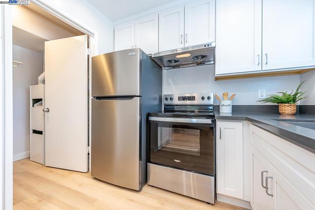 4562 Deerfield Ter, Fremont CA: https://media.crmls.org/mediaz/65170891-5850-43a7-b858-0844da8ee58f.jpg