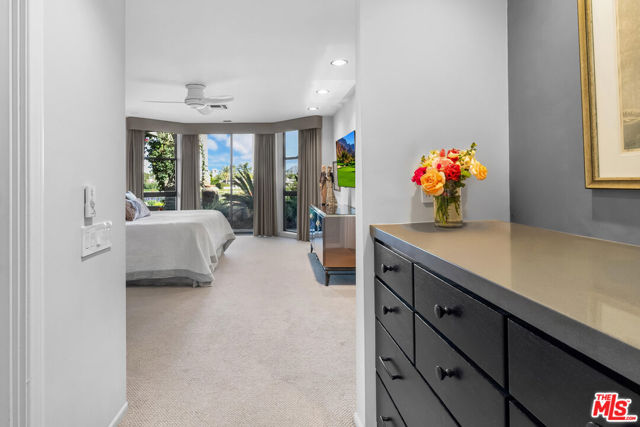 4 Trinity Court, Rancho Mirage CA: https://media.crmls.org/mediaz/6517442e-af05-447c-aff8-2c4d236d2f30.jpg