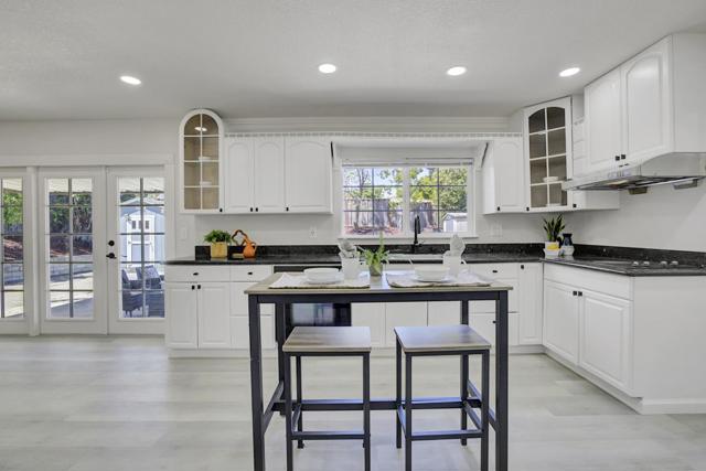 3517 Dahill Court, San Jose CA: https://media.crmls.org/mediaz/6518351b-77d2-4836-841b-648bf0a79a52.jpg