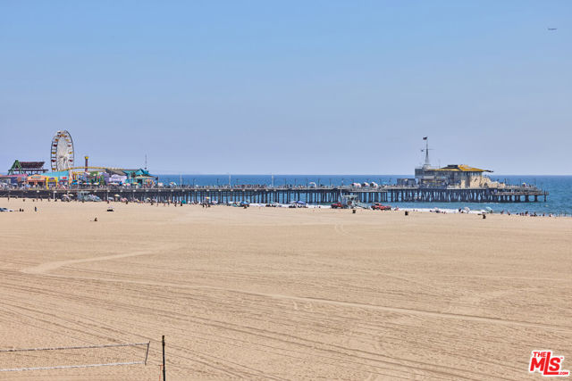 1267 Palisades Beach Road, Santa Monica CA: https://media.crmls.org/mediaz/6518bf32-1706-4d5f-8be3-97f5cb09407d.jpg