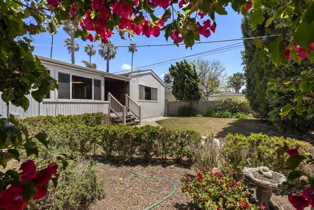 1120 Devonshire Drive, Ocean Beach (San Diego) CA: https://media.crmls.org/mediaz/65190925-1440-48de-a42b-dc13b6bb03a5.jpg
