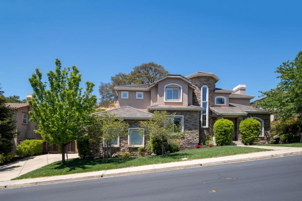 3557 Ashbourne Circle