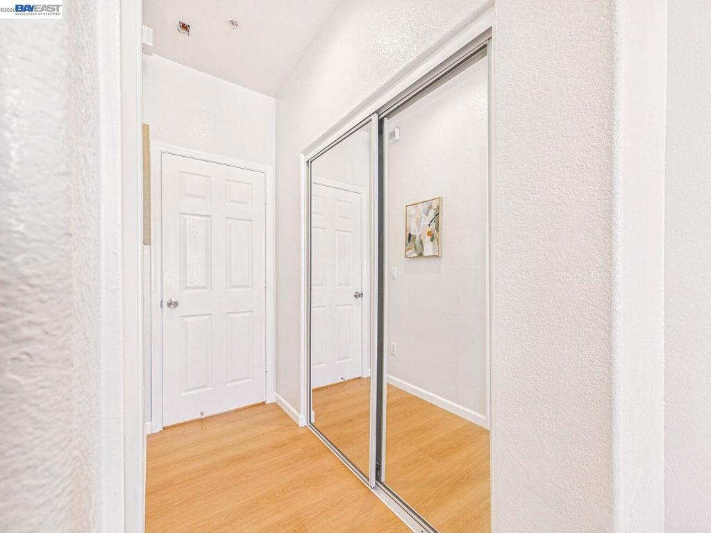https://media.crmls.org/mediaz/6519eabd-0b57-41e6-a4fe-4659c9248e9e.jpg?preset=X-Large