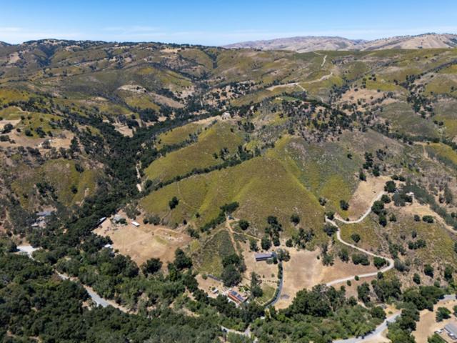 20215 Cachagua Road, Carmel Valley CA: https://media.crmls.org/mediaz/651a5696-3440-42b0-a538-fdbdd5d38b80.jpg