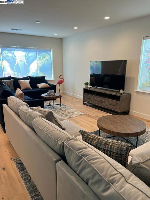 2978 Ellis Town Dr, Tracy CA: https://media.crmls.org/mediaz/651ab02b-b698-4138-8315-a96db88e1619.jpg