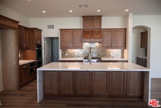 3719 Pathway Court, Bakersfield CA: https://media.crmls.org/mediaz/651afc71-09f7-4ba1-8278-b56fa0558ef4.jpg