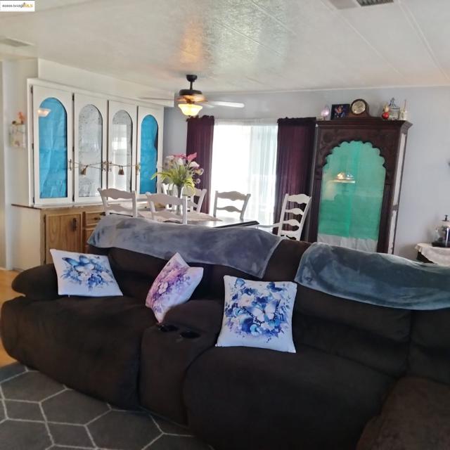 91 Diana Way, Antioch CA: https://media.crmls.org/mediaz/651b0267-d816-490e-bcbb-62202ebb63fd.jpg