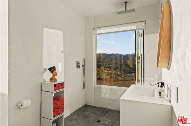 5195 Pioneertown Road, Pioneertown CA: https://media.crmls.org/mediaz/651c0792-30d6-4cfb-ab71-29744aebae66.jpg