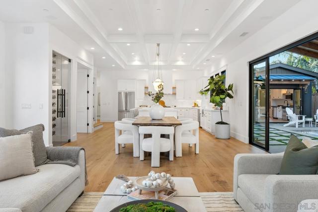 804 Hygeia, Encinitas CA: https://media.crmls.org/mediaz/651c782f-6c0a-4afc-9ead-193b9e1a4324.jpg