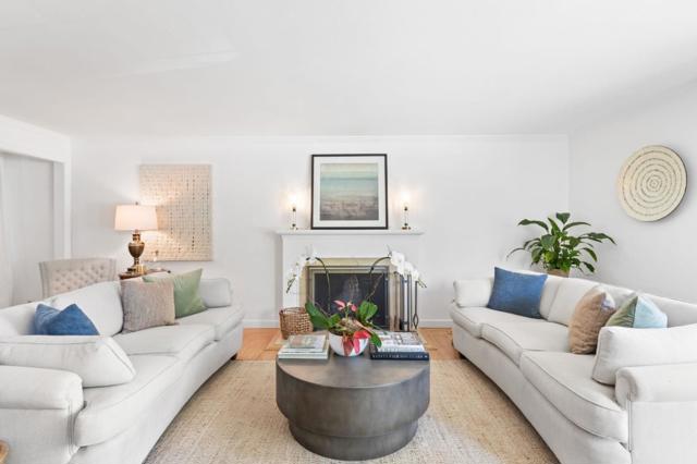 2061 Oakley Avenue, Menlo Park CA: https://media.crmls.org/mediaz/651d187d-f8c9-4995-b122-4c7675a62266.jpg