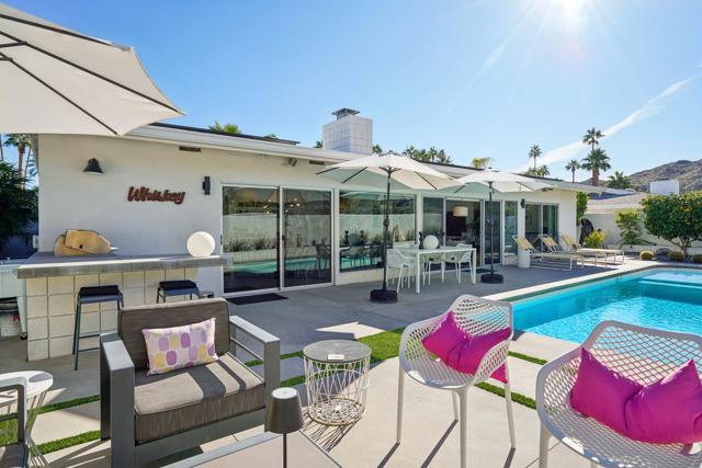 2463 S Broadmoor Drive, Palm Springs CA: https://media.crmls.org/mediaz/651d500f-aa55-4d4f-a953-5188eda6db87.jpg