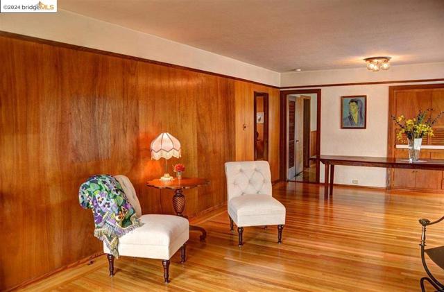 Image 34 of 46 For 986 Kains Ave