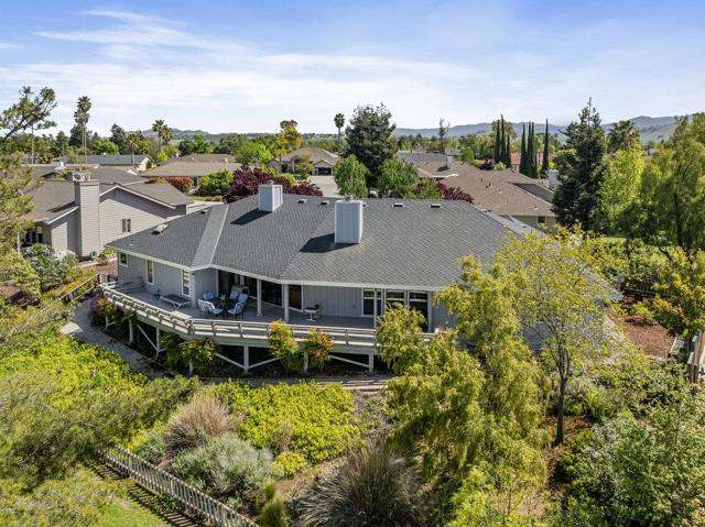 105 Louise Circle, Hollister CA: https://media.crmls.org/mediaz/651defd1-6977-4ee5-8291-01ec0d168307.jpg