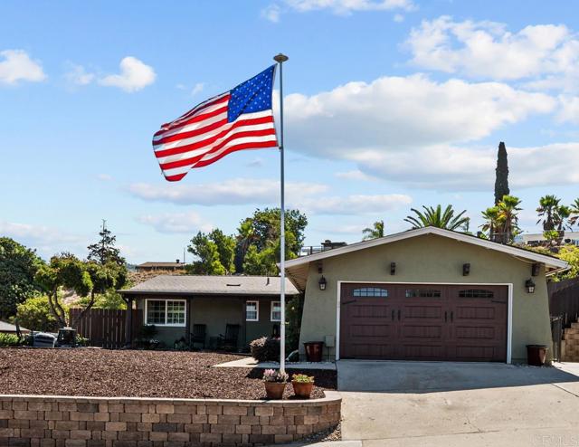 Detail Gallery Image 1 of 1 For 13833 Los Coches Rd, El Cajon,  CA 92021 - 3 Beds | 2 Baths