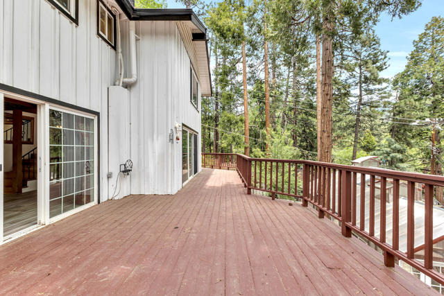 53200 Forest Lake Drive, Idyllwild CA: https://media.crmls.org/mediaz/651f9d9c-f7cc-4095-a15a-42c923d71b51.jpg