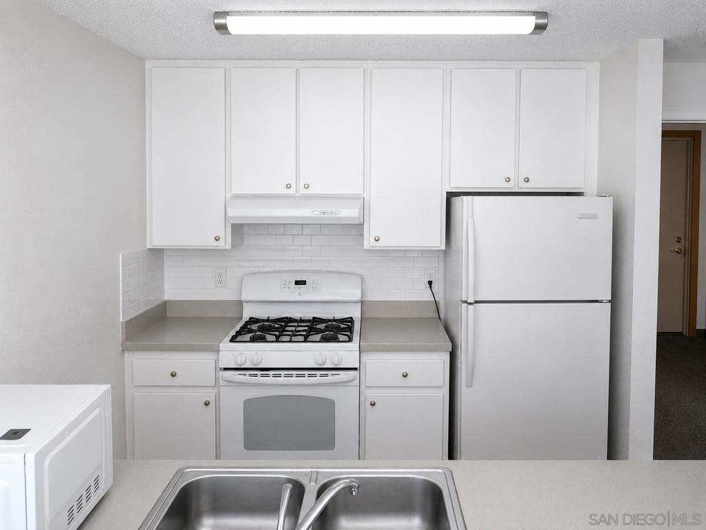 1605 Hotel Circle S - photo 4