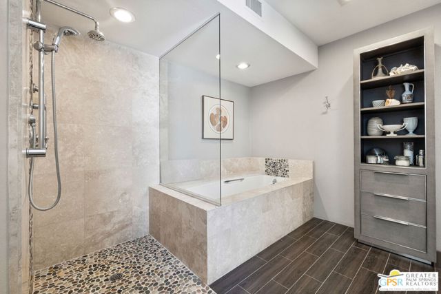 2130 S Toledo Avenue, Palm Springs CA: https://media.crmls.org/mediaz/65204b99-b8f0-464b-9308-a3dcc73120b4.jpg