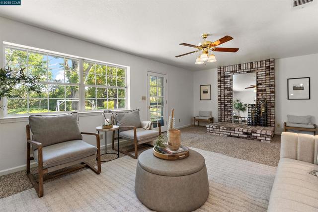5435 Box R Ranch Rd, Vacaville CA: https://media.crmls.org/mediaz/65209fba-e1af-4ee6-ad9b-6150828937b8.jpg