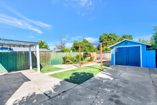 714 Tilton Avenue, San Mateo CA: https://media.crmls.org/mediaz/6521a22b-5eca-494c-a16e-2ffbf268d0f5.jpg