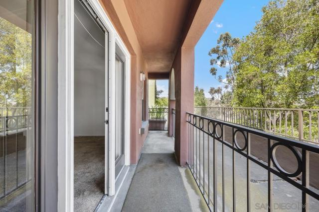 1270 Cleveland Ave, San Diego CA: https://media.crmls.org/mediaz/6521a834-9632-4bd9-936c-8a3099f97642.jpg