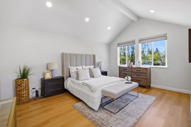 800 Fountain Park Lane, Mountain View CA: https://media.crmls.org/mediaz/65221159-3cf0-4869-ae2d-7499452f62d0.jpg