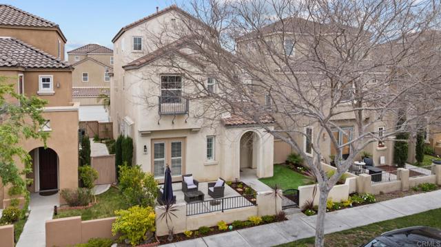 Detail Gallery Image 4 of 41 For 1683 Kincaid Ave, Chula Vista,  CA 91913 - 4 Beds | 4 Baths