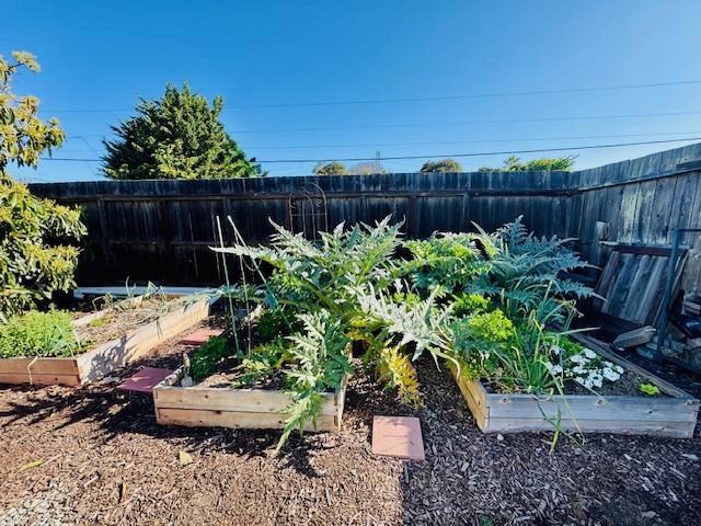 1639 Cypress Avenue, San Mateo CA: https://media.crmls.org/mediaz/6522f2fb-a3f0-48ff-876f-051f1dd4cc21.jpg