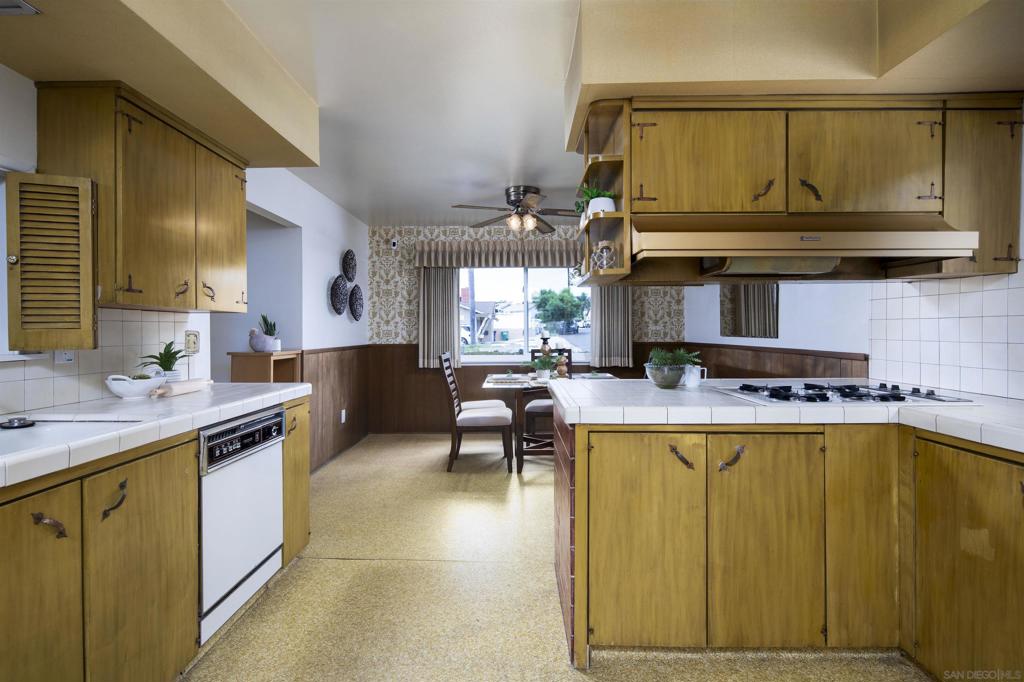 MLS #250036478SD img 19