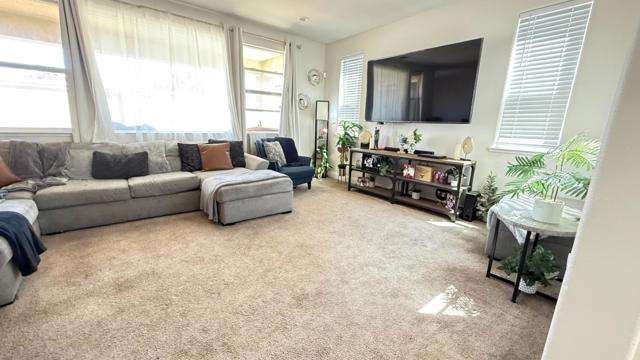 755 Alicante Drive, Hollister CA: https://media.crmls.org/mediaz/65249a7c-e90a-47ca-8479-569e9c99fd0d.jpg