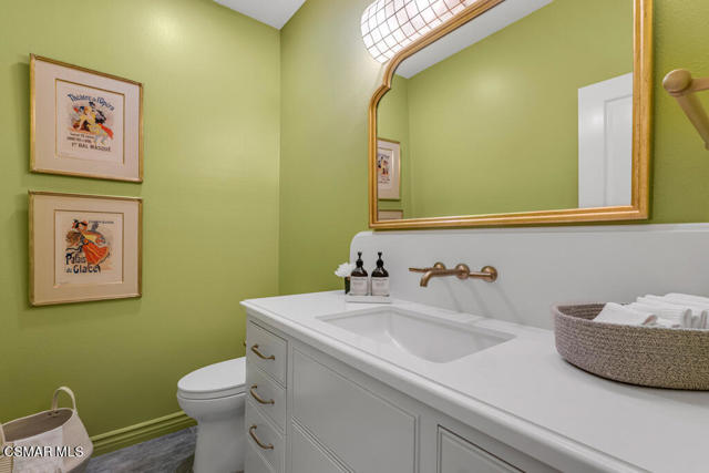 5937 Indian Terrace Drive, Simi Valley CA: https://media.crmls.org/mediaz/6524b1d9-7b21-4e39-b40d-62749c2a0cc1.jpg
