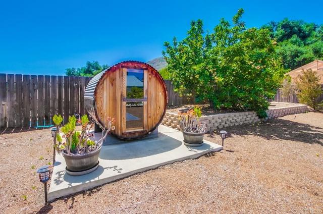 12919 Evalyn Place, Poway CA: https://media.crmls.org/mediaz/6525a689-7607-4107-ac02-e0a25383b88a.jpg