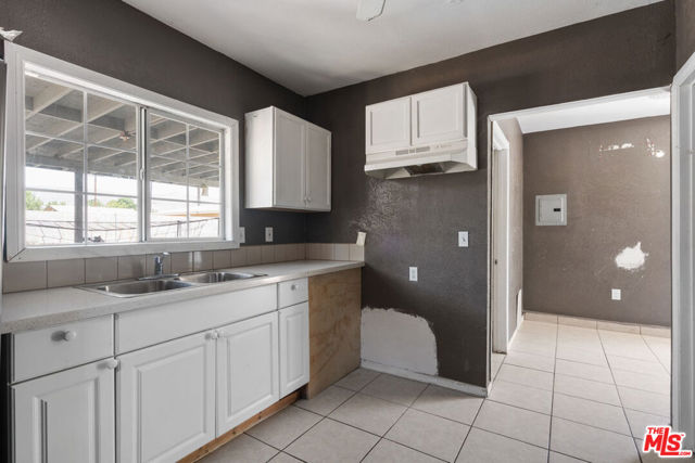 1408 W Olive Street, San Bernardino CA: https://media.crmls.org/mediaz/6525b904-3354-442c-ab7b-2eb222825c52.jpg