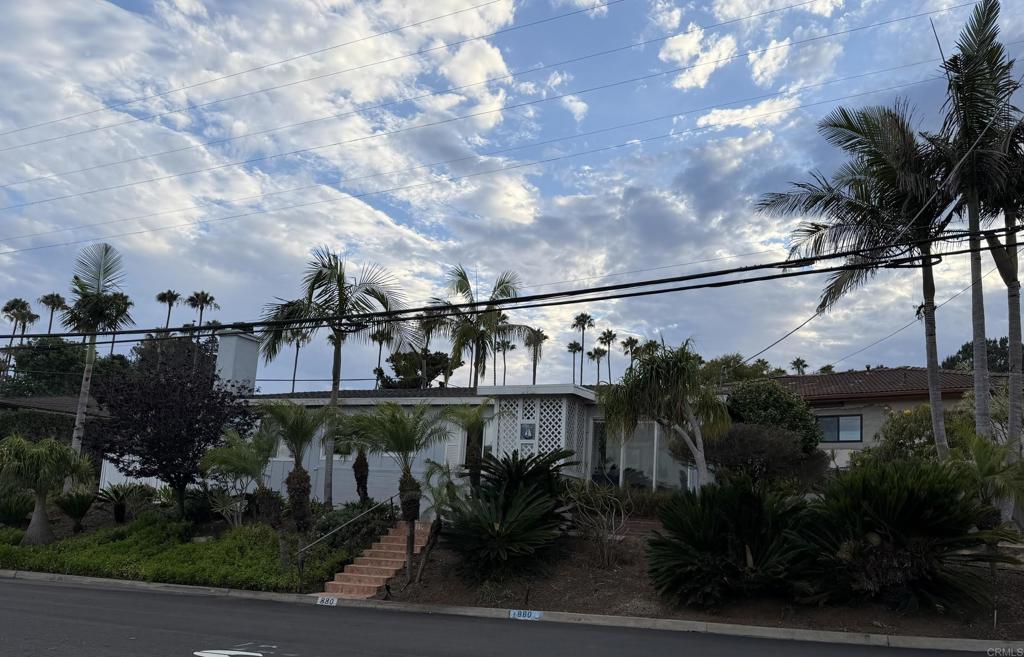 880 Tarento Drive