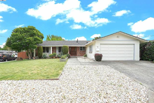 501 Amherst Ct, San Ramon CA: https://media.crmls.org/mediaz/652669d2-298a-4e26-b226-3beaa1c192c0.jpg