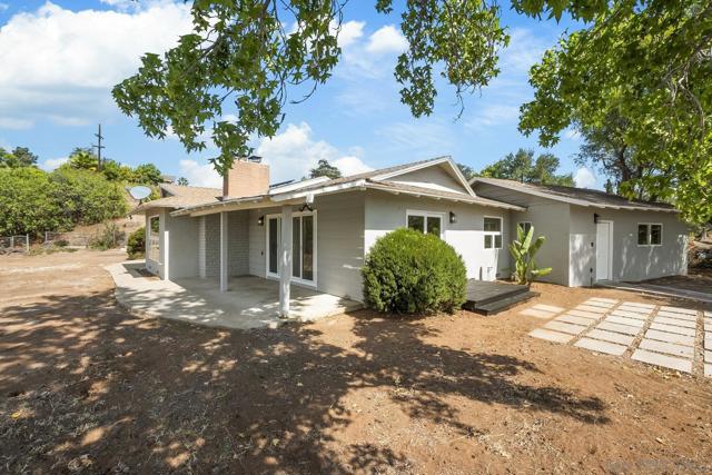 9484 86 La Cuesta Dr, La Mesa CA: https://media.crmls.org/mediaz/6527171d-195e-4531-b1b3-d00170b5e09c.jpg