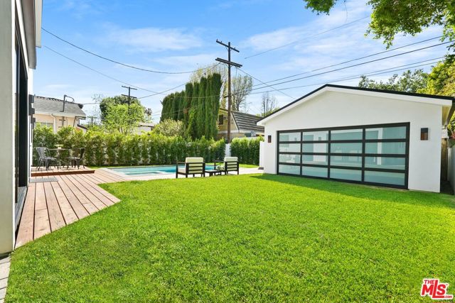 4153 Vantage Avenue, Studio City CA: https://media.crmls.org/mediaz/65276e3e-89f9-47a3-bc74-2da546e43612.jpg