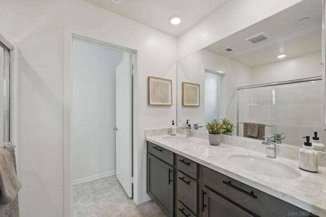 2054 Luzon Lane, Chula Vista CA: https://media.crmls.org/mediaz/65278e84-878f-48bc-8f88-025234dcd6ea.jpg